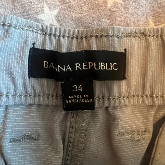 Banana Republic men’s gray shorts - size 34 9” inseam - Picture 3 of 6